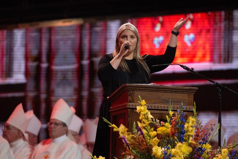 Restored to Health and Singing Again: Catholic Cantor Shares Her Recovery Story on EWTN