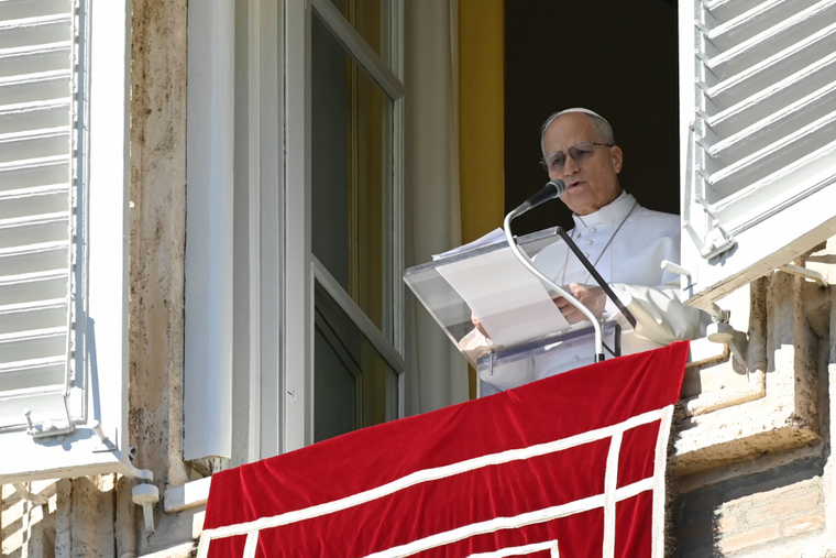 Pope Says Switch Off Smartphones to Make ‘Space for Silence’ in Lent