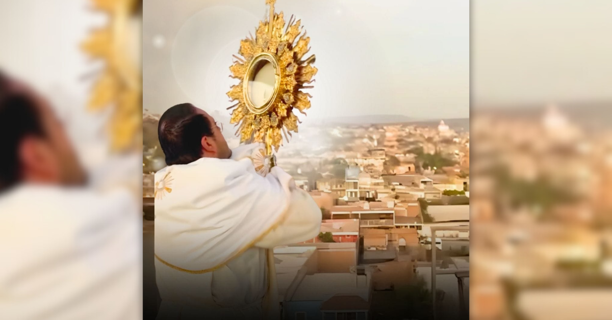 Brave Priests Deliver Rooftop Eucharistic Blessing Over Mexico Amid Violent Unrest