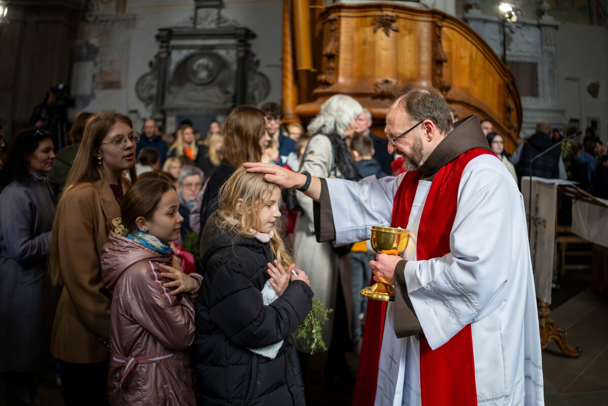 Photos show Christians marking Holy Week across the world