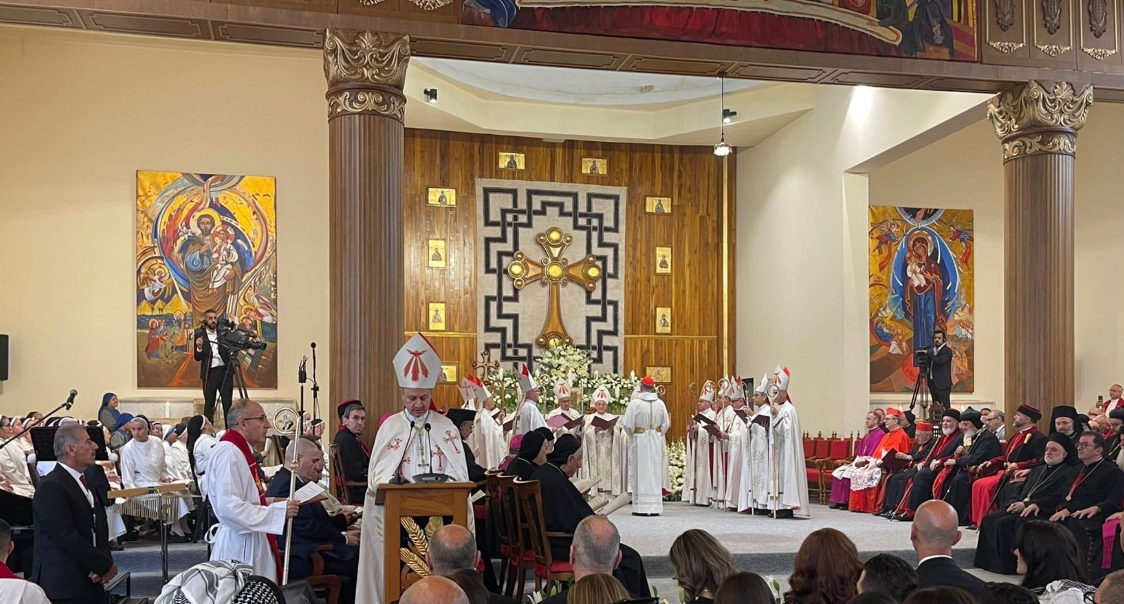 New Chaldean patriarch urges faith, Chaldean identity
