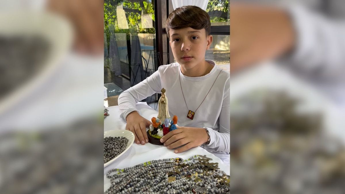 12-Year-Old Boy Makes Rosaries Out of Lily Seeds for Children in Hospitals