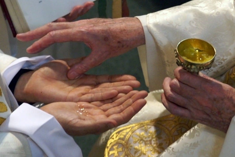 Priestly ordinations still declining in Poland