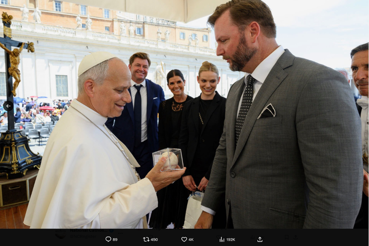 Pope Leo XIV Receives 2005 World Series Baseball From Catholic White Sox Catcher