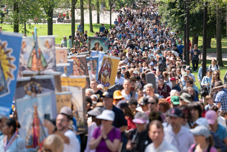 Thousands Flock to National Eucharistic Procession in Boston
