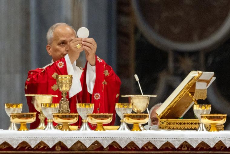 What ‘My Sacrifice and Yours’ Means at Mass