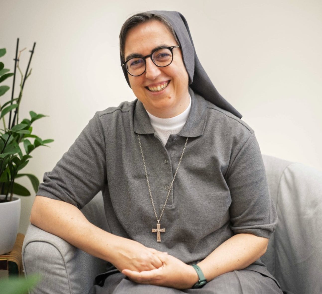 Leo makes curia staff changes