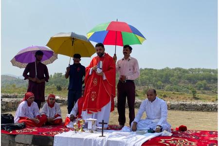 Under a Scorching Sun, 500 Pilgrims Mark St. Thomas Feast in Pakistan