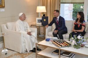 When the American pope comes for July 4 dinner, here’s what happens