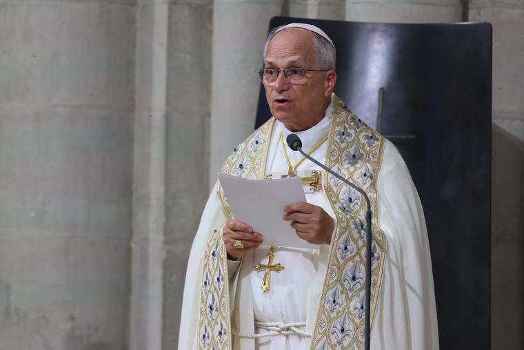 Pope Leo Prays at Notre Dame-Cathedral: ‘Where Heaven and Earth Meet’