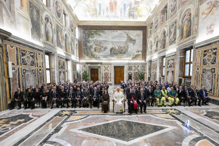 Pope Warns of ‘Uncontrolled Consumption of Resources,’ Challenges to Waste Disposal