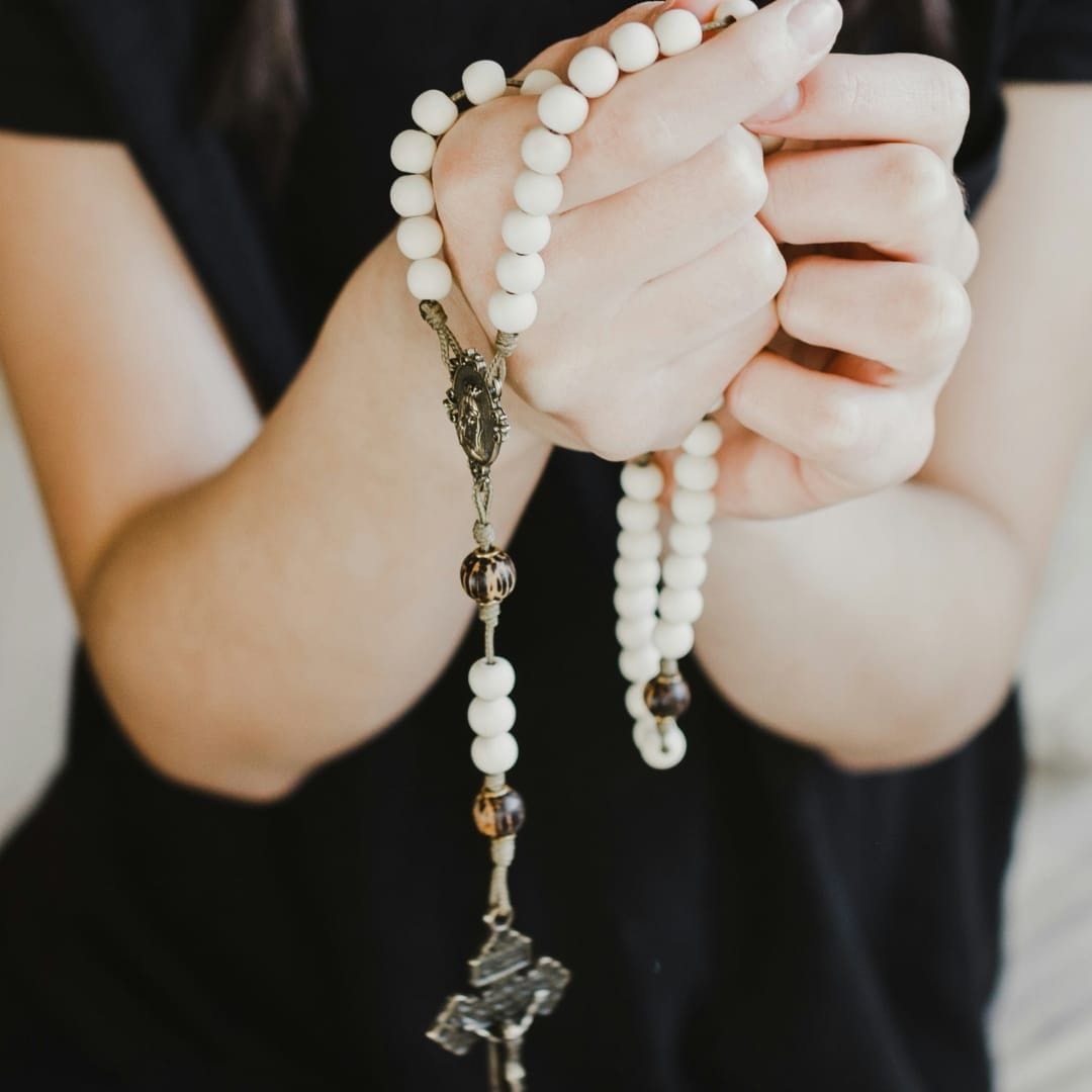 7 Ideas for Praying the Rosary Every Day—Even When You Don’t Have Time