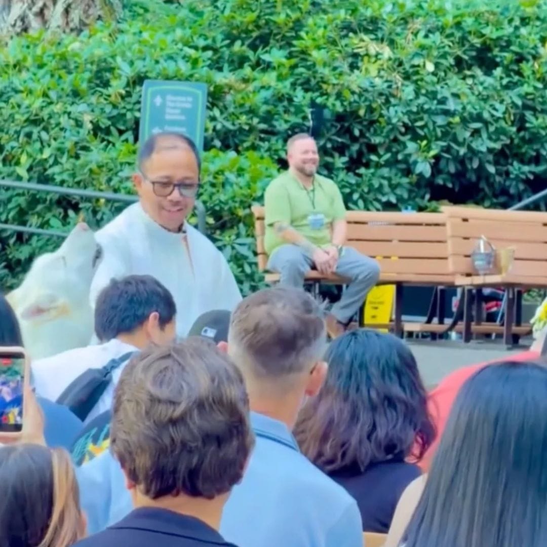 “HaleAWOOOOOyah!:” Husky Goes Viral After Joining Mass Choir