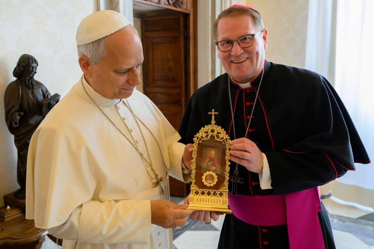 Pope Leo Receives Relic of Blessed Fulton Sheen