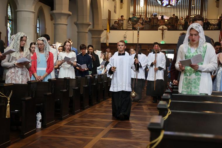 Sunday Mass at College: A Crossroads Moment for Maturing Men and Women