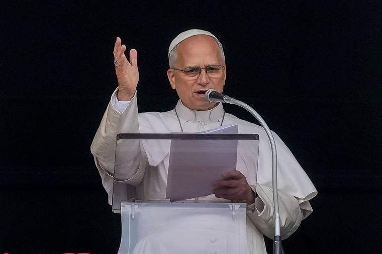 Pope Leo Leads Pilgrims in Prayer One Day After Leaving Hospital