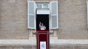 Pope leads pilgrims in prayer one day after leaving hospital