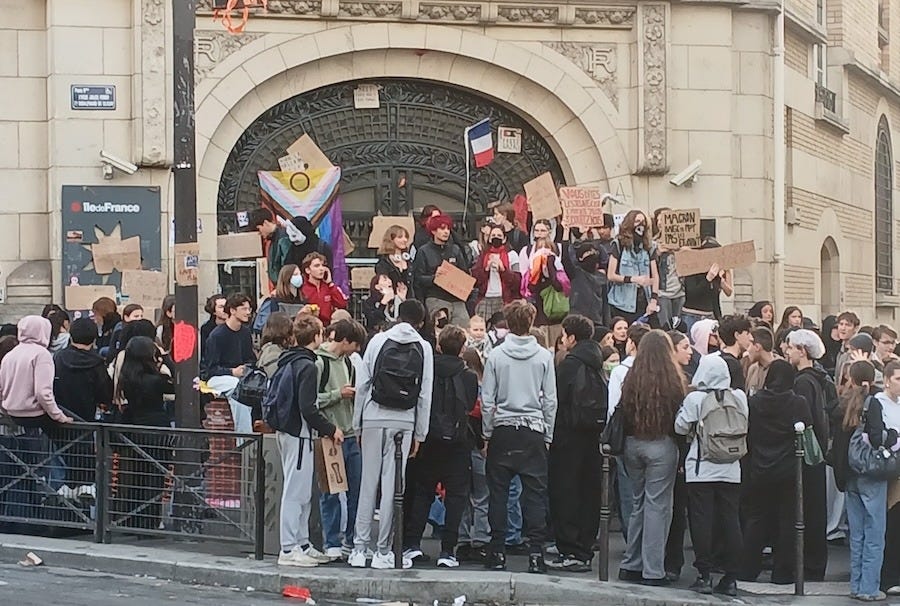 What are French bishops saying about the riots?